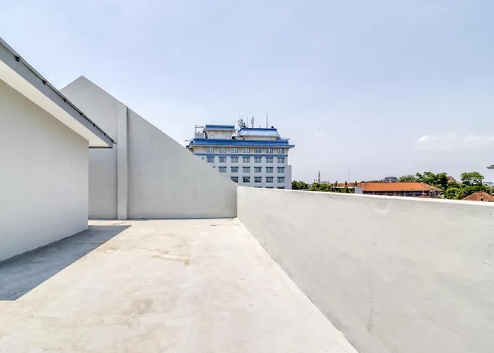 RedDoorz Syariah near Galeria Mall Yogyakarta