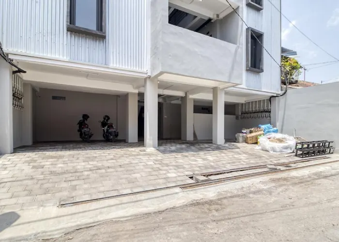 RedDoorz Syariah near Galeria Mall Yogyakarta
